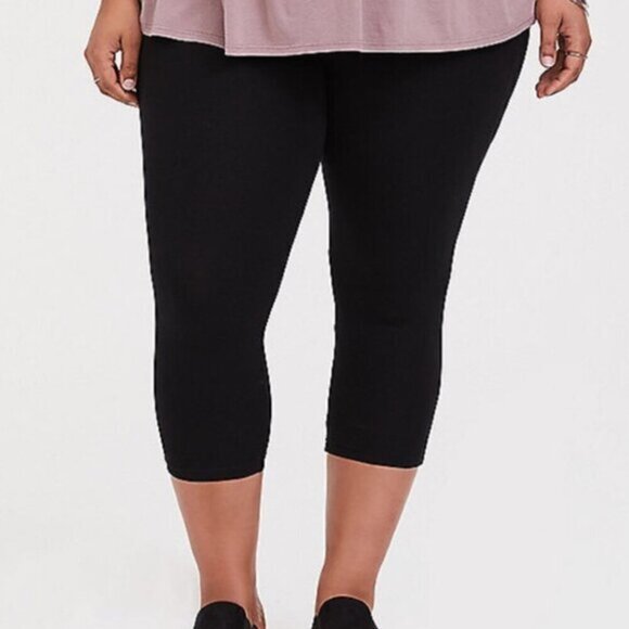 TORRID 3 Plus Size Capri Leggings Black Pull On Elastic Waist Cotton Capris 3X - Picture 1 of 12